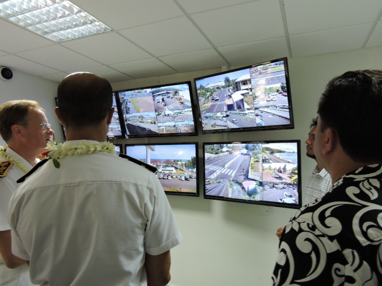 Les caméras peuvent être pilotées à distance par les policiers municipaux. Les caméras peuvent être pilotées à distance par les policiers municipaux.