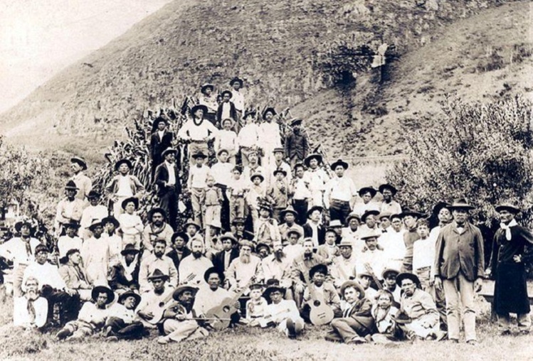 Les lépreux de Molokai en 1905 ; ils étaient encore 750 environ au seul village de Kalaupapa. Leur vie était dure, brutale, sans beaucoup de soutien ni d'aide.