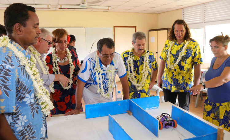 Le président a pu découvrir les activités des élèves. Le président a pu découvrir les activités des élèves.