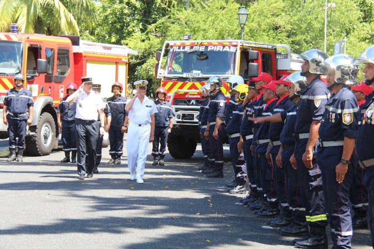 Les pompiers fêtent la Sainte-Barbe place Tarahoi