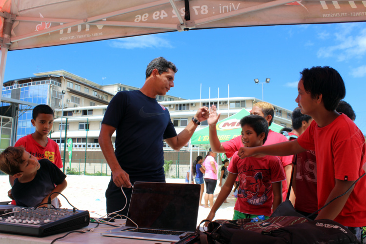 Milo organise son Noël des enfants Milo organise son Noël des enfants