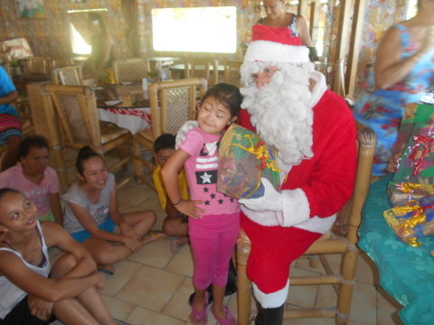 Noël à Moorea pour les enfants du centre de Papa Nui