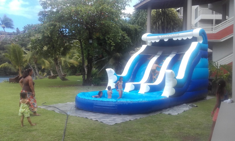 Une vingtaine d’enfants a fêté noël avec le Rotaract club lundi Une vingtaine d’enfants a fêté noël avec le Rotaract club lundi