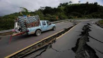 Une vingtaine de secousses telluriques en Equateur, un mort et de nombreux dégâts