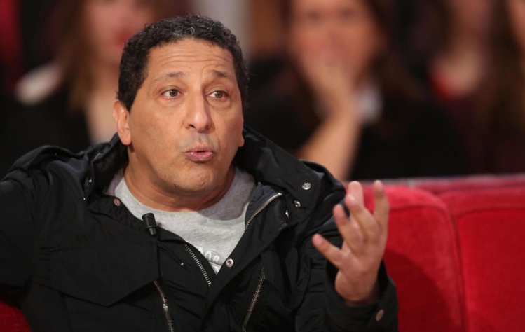 L'artiste a également joué de nombreux rôles au cinéma aux côtés de grands acteurs. L'artiste a également joué de nombreux rôles au cinéma aux côtés de grands acteurs.