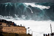 Portugal: les surfeurs de la WSL à l'assaut des vagues géantes de Nazaré Portugal: les surfeurs de la WSL à l'assaut des vagues géantes de Nazaré