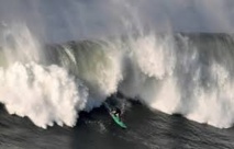 Portugal: le surfeur australien Jamie Mitchell remporte le Nazaré Challenge Portugal: le surfeur australien Jamie Mitchell remporte le Nazaré Challenge