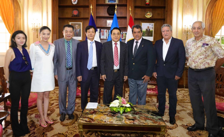 Une délégation de Phoenix TV reçue à la Présidence Une délégation de Phoenix TV reçue à la Présidence