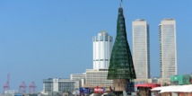 Le Sri Lanka affirme avoir érigé l'arbre de Noël le plus haut du monde