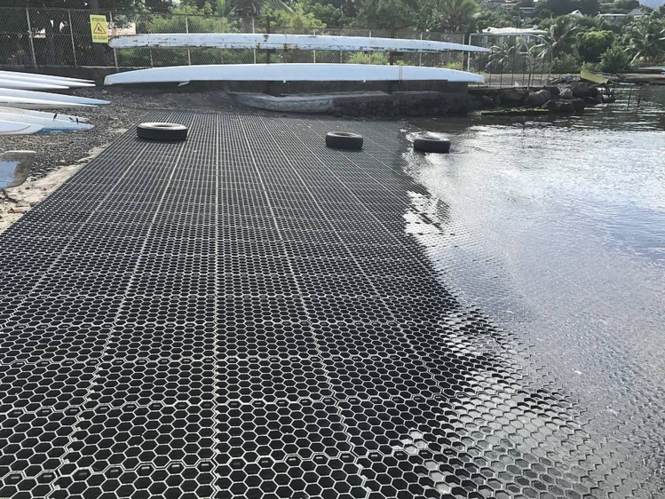 Un procédé innovant pour le slipway du fare va'a de Vaitupa