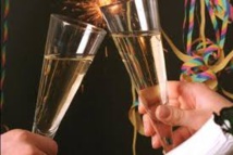 Boire, attendre, reprendre le volant au Réveillon : une "fausse bonne idée" Boire, attendre, reprendre le volant au Réveillon : une "fausse bonne idée"