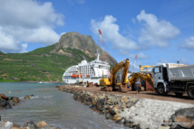 Joseph Kaiha, maire de Ua Pou : " Il faut que tout le monde joue le jeu " Joseph Kaiha, maire de Ua Pou : " Il faut que tout le monde joue le jeu "