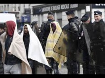 Confisquer les couvertures des migrants: un "nouveau cap" selon leurs soutiens Confisquer les couvertures des migrants: un "nouveau cap" selon leurs soutiens