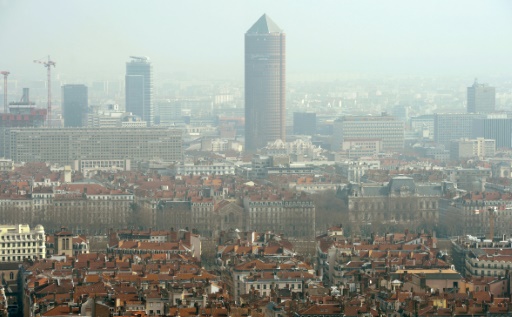 Le pic de pollution s'étend à Lyon