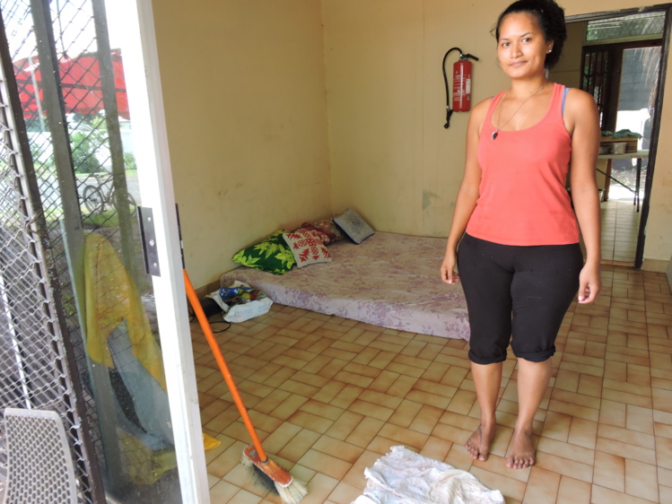 La maison des parents d'Odile Timau a été détruite par les fortes pluies. Depuis sa famille a été relogée au local du Secours catholique de Pirae. La maison des parents d'Odile Timau a été détruite par les fortes pluies. Depuis sa famille a été relogée au local du Secours catholique de Pirae.