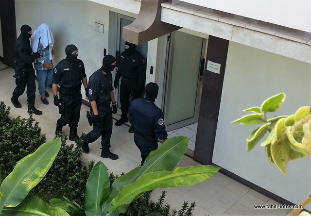 Les trafiquants interpellés au large des Marquises, de nationalité espagnole, ont été conduits cet après-midi au palais de justice sous haute surveillance.