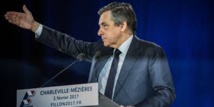Fillon poursuit sa route malgré une campagne qui se délite