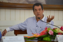 Fritch à Paris pour finaliser l’accord de Papeete