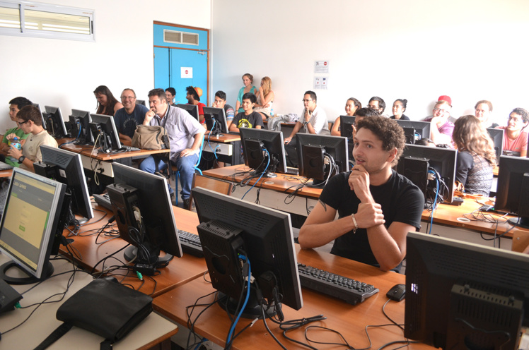 Le vainqueur du premier tournoi de Leekwars de l'UPF est l'IA "V1t4m1n", un poireau élevé par "BarricadeX75", plus connu sous le nom de Clément, étudiant de L2 informatique.