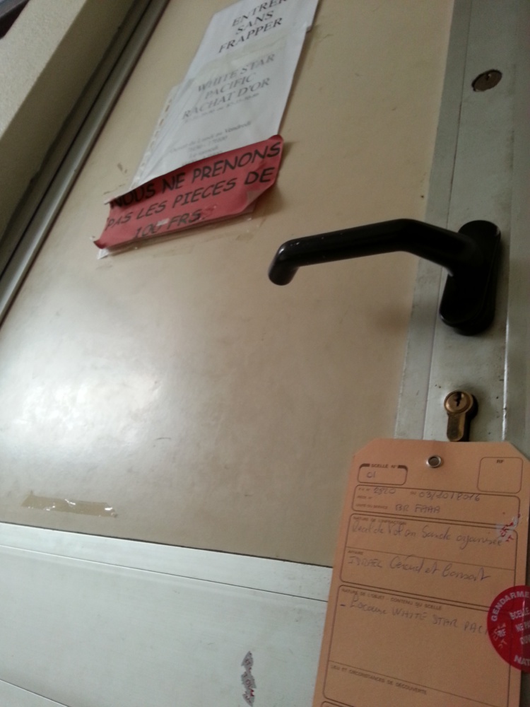 Ses bureaux de l'impasse Cardella à Papeete ont été placés sous scellés.