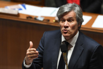 "Cherchez l'erreur": Le Foll ironise sur les annonces de Fillon pour l'Outre-mer "Cherchez l'erreur": Le Foll ironise sur les annonces de Fillon pour l'Outre-mer