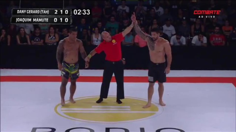 Le "no gi" n'est pourtant pas sa spécialité Le "no gi" n'est pourtant pas sa spécialité