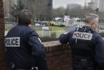 Arrestation de trois hommes soupçonnés de projeter un attentat Arrestation de trois hommes soupçonnés de projeter un attentat