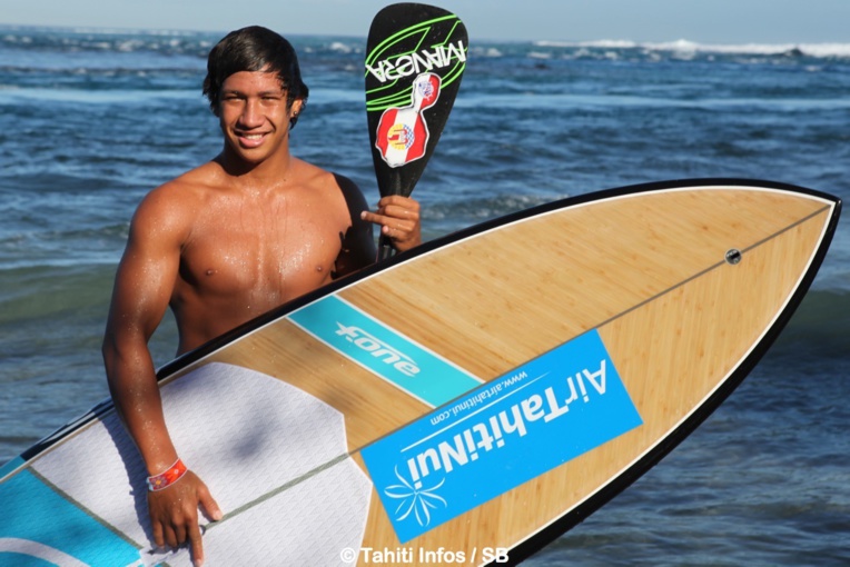 Sup Surf Sunset Beach Pro Poenaiki Raioha obtient de très bons