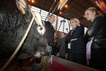Marine Le Pen appelle à "franciser les aides" aux agriculteurs Marine Le Pen appelle à "franciser les aides" aux agriculteurs