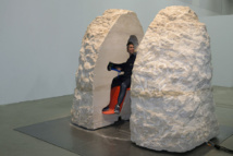 Abraham Poincheval sort "un peu sonné" de 8 jours dans un rocher Abraham Poincheval sort "un peu sonné" de 8 jours dans un rocher