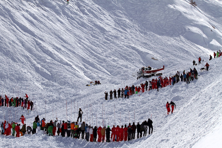 Avalanche dans les Alpes italiennes: au moins 3 morts et plusieurs blessés