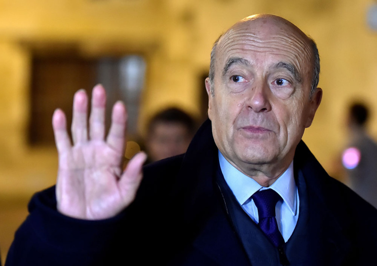 Présidentielle: Juppé prêt à y aller, Fillon acculé Présidentielle: Juppé prêt à y aller, Fillon acculé