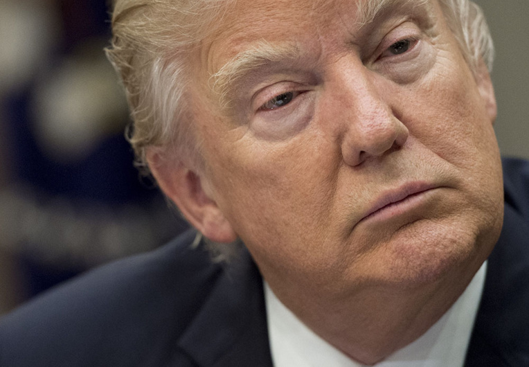 Trump va signer lundi une nouvelle mouture de son décret migratoire Trump va signer lundi une nouvelle mouture de son décret migratoire