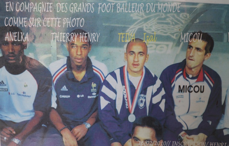 Teiva Izal avec Nicolas Anelka, Thierry Henry et Yohan Micoud Teiva Izal avec Nicolas Anelka, Thierry Henry et Yohan Micoud