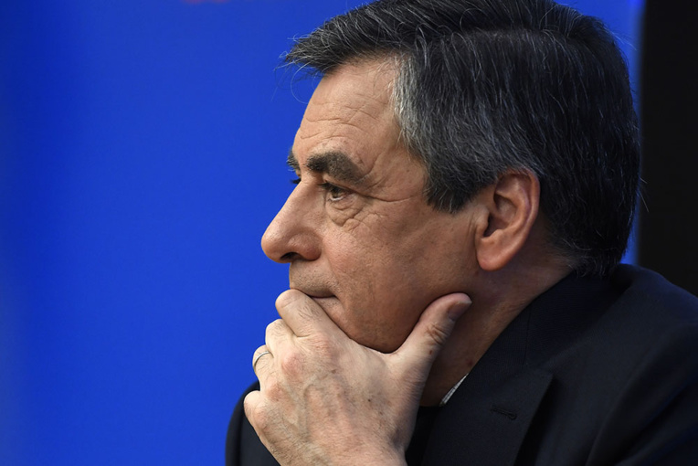 Prêt non déclaré: Fillon dénonce une "opération de déstabilisation politique" Prêt non déclaré: Fillon dénonce une "opération de déstabilisation politique"