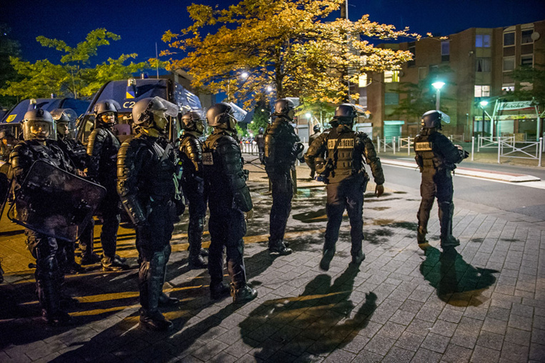 Le gouvernement sous les critiques après les incidents de Saint-Denis Le gouvernement sous les critiques après les incidents de Saint-Denis