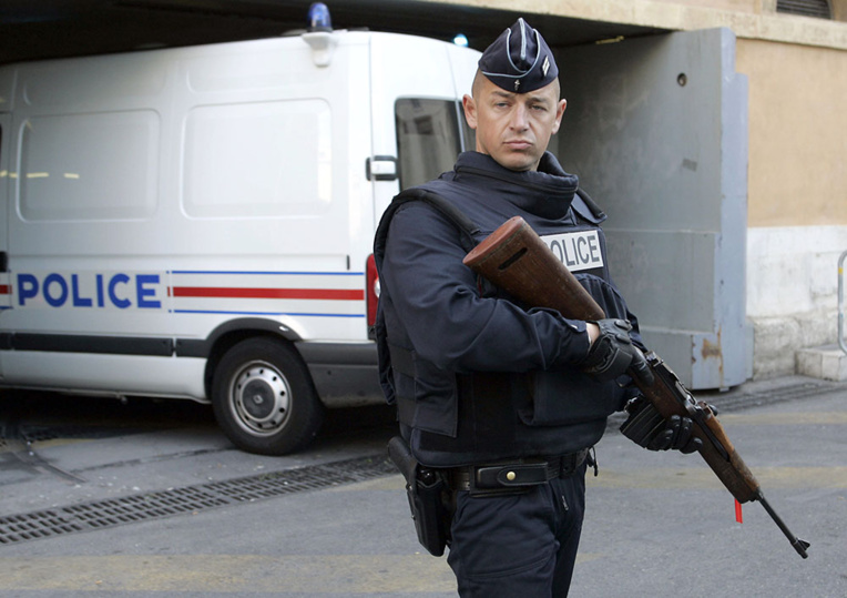 Inculpation d'une Belge suspectée d'avoir aidé à préparer un attentat en Europe Inculpation d'une Belge suspectée d'avoir aidé à préparer un attentat en Europe