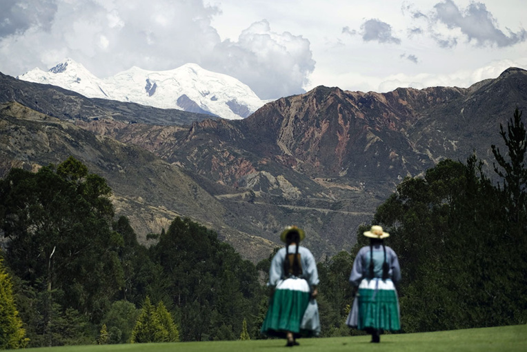 Prochain forage d'un glacier des Andes menacé par le réchauffement climatique