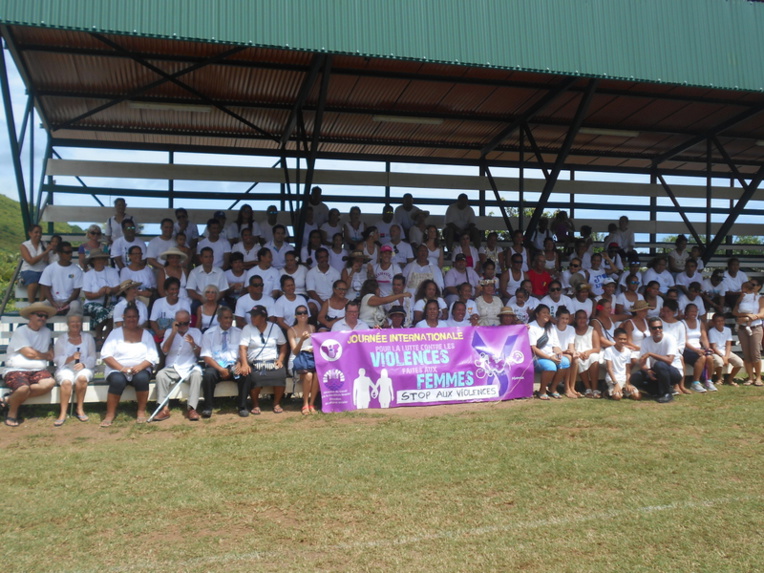 Près de 300 personnes ont participé à la marche organisée samedi à Moorea. Près de 300 personnes ont participé à la marche organisée samedi à Moorea.