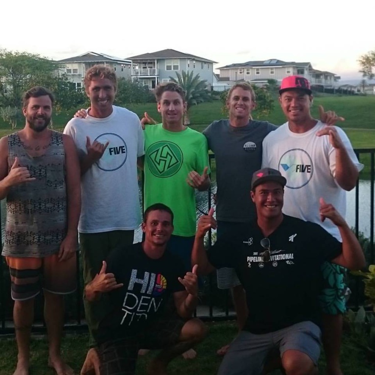 Une partie du clan tahitien avec Jeff Hubbard Une partie du clan tahitien avec Jeff Hubbard