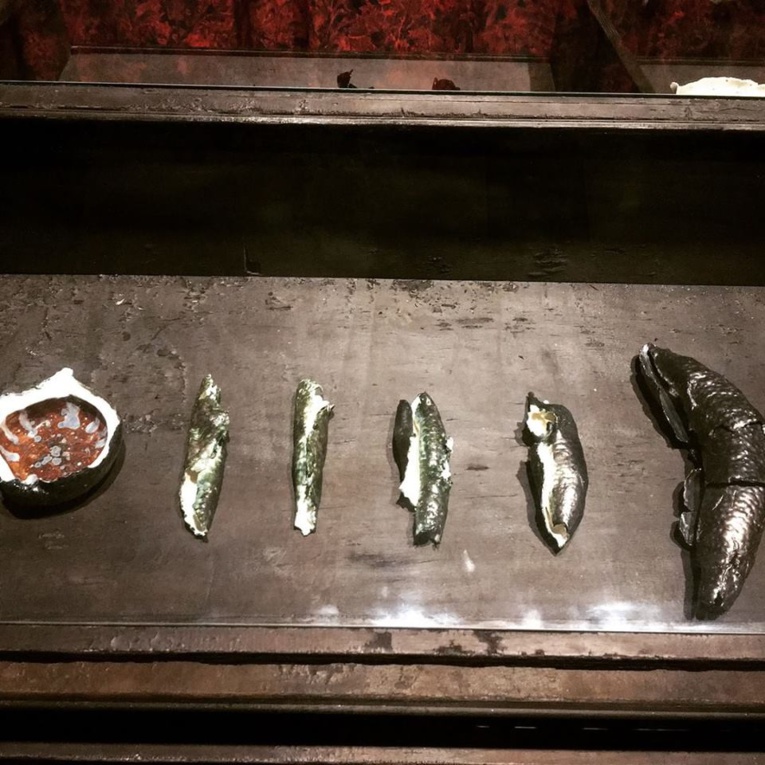 Les céramiques de 'uru sont au cœur de l'œuvre d'Alexander Lee. Les céramiques de 'uru sont au cœur de l'œuvre d'Alexander Lee.