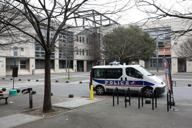 De Mélenchon à Macron, la police de proximité fait son retour dans le débat De Mélenchon à Macron, la police de proximité fait son retour dans le débat