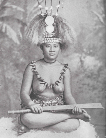 Belle jeune femme samoane de haut rang.