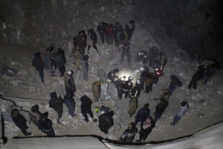 Washington reconnaît une frappe en Syrie, 46 morts dans une mosquée