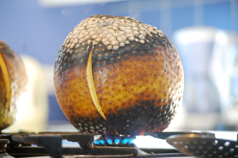 Uru cuit driectement sur le bec de gaz. Uru cuit driectement sur le bec de gaz.