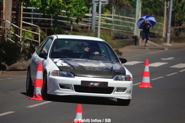 Teiki Babbucci, tenant du titre 2016, au volant de son Honda Civic de 1992