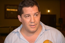 Soutien du Tahoraa à Le Pen : comment les élus orange réagissent ? Soutien du Tahoraa à Le Pen : comment les élus orange réagissent ?