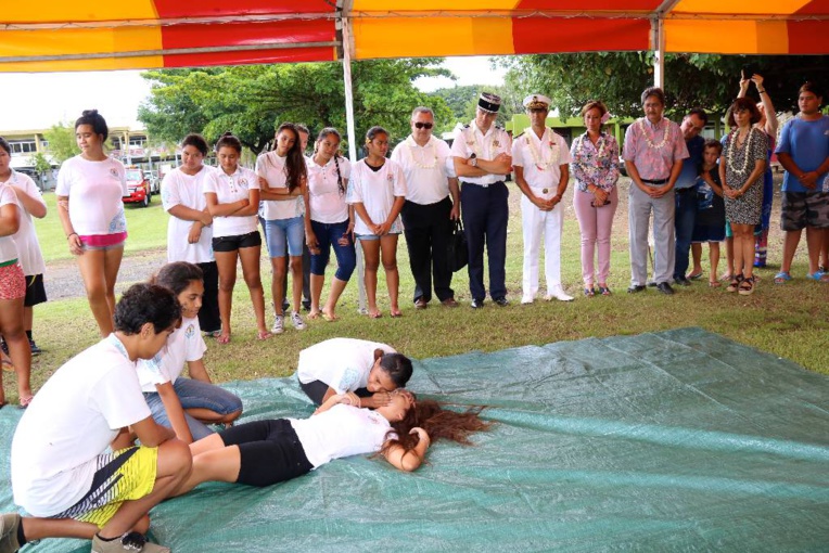 Les collèges de Tipaerui, Arue et Ua Pou pilotes des classes cadets de la sécurité civile Les collèges de Tipaerui, Arue et Ua Pou pilotes des classes cadets de la sécurité civile