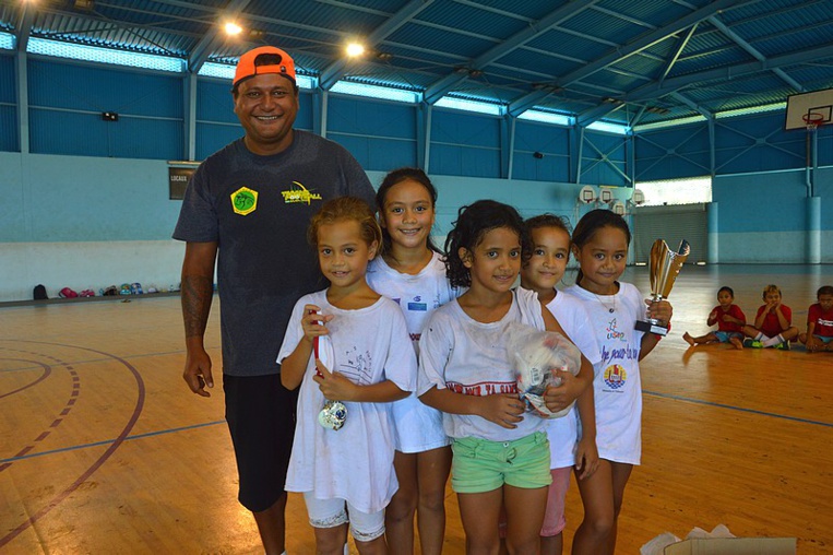 Les élèves de CE1 s'affrontent dans un tournoi inter-école à Poheroa Les élèves de CE1 s'affrontent dans un tournoi inter-école à Poheroa