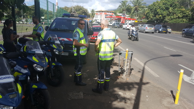 Contrôles de police et de gendarmerie aux entrées de Papeete